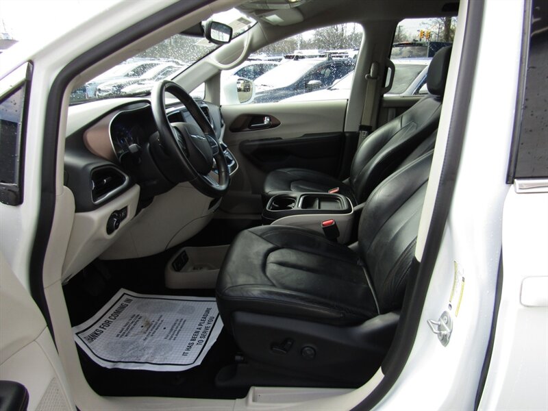 2018 Chrysler Pacifica Touring L - Photo 13 - Haddon Twp, NJ 08107