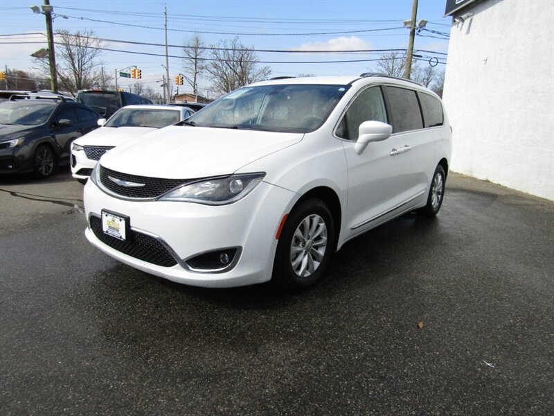 2018 Chrysler Pacifica Touring L - Photo 3 - Haddon Twp, NJ 08107