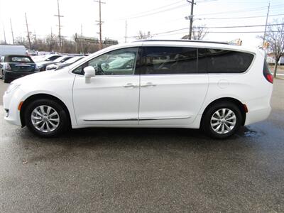 2018 Chrysler Pacifica Touring L - Photo 4 - Haddon Twp, NJ 08107