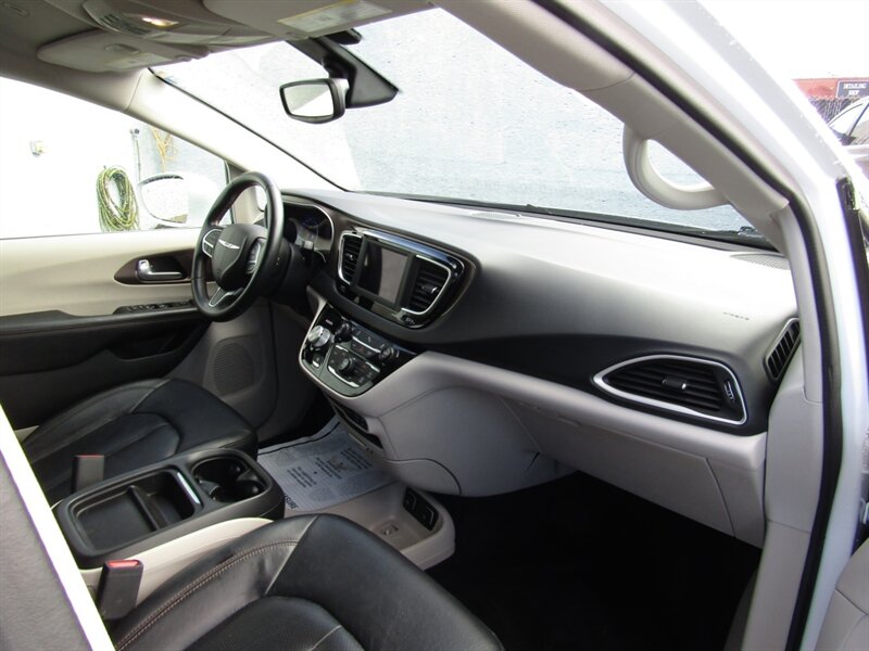 2018 Chrysler Pacifica Touring L - Photo 22 - Haddon Twp, NJ 08107