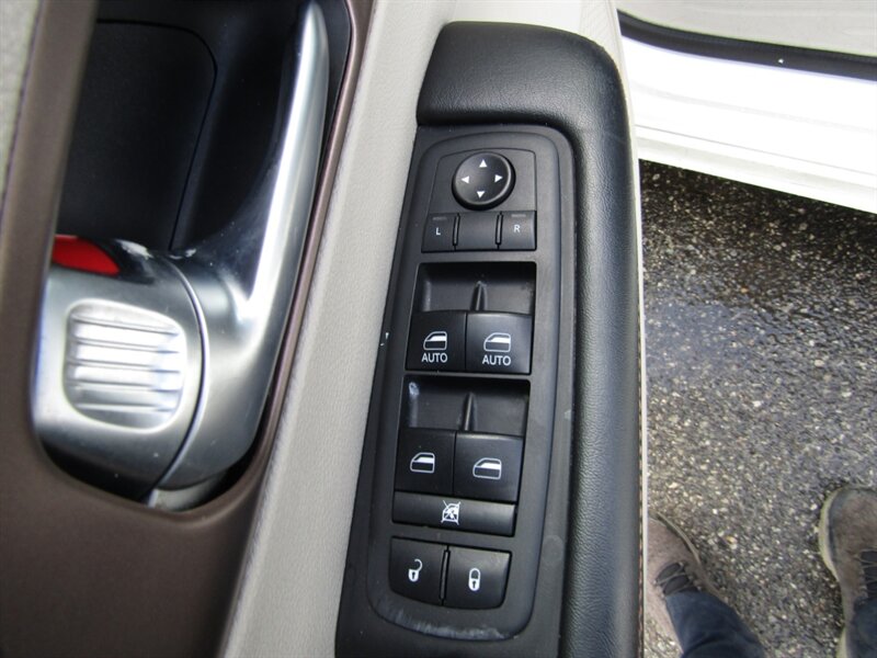 2018 Chrysler Pacifica Touring L - Photo 12 - Haddon Twp, NJ 08107