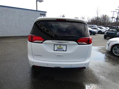 2018 Chrysler Pacifica Touring L - Photo 6 - Haddon Twp, NJ 08107