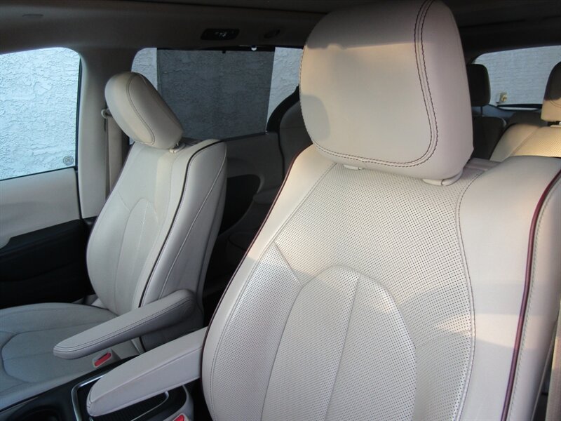 2017 Chrysler Pacifica LIMITED,DVD,NAV,TECH PKG,SILVER CERTIFIED - Photo 14 - Haddon Twp, NJ 08107