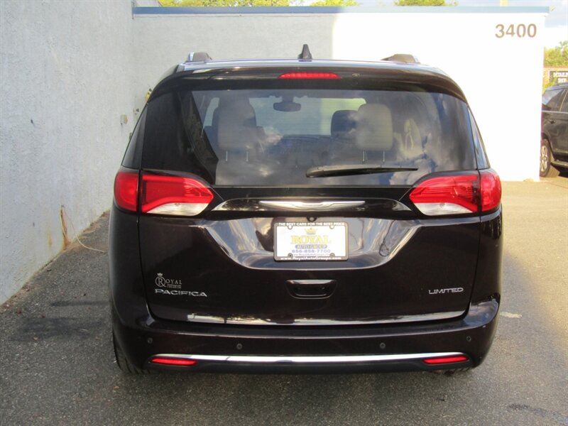 2017 Chrysler Pacifica LIMITED,DVD,NAV,TECH PKG,SILVER CERTIFIED - Photo 8 - Haddon Twp, NJ 08107