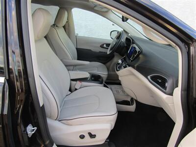 2017 Chrysler Pacifica LIMITED,DVD,NAV,TECH PKG,SILVER CERTIFIED - Photo 27 - Haddon Twp, NJ 08107