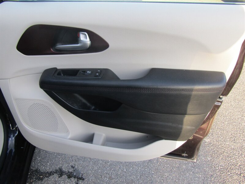 2017 Chrysler Pacifica LIMITED,DVD,NAV,TECH PKG,SILVER CERTIFIED - Photo 29 - Haddon Twp, NJ 08107