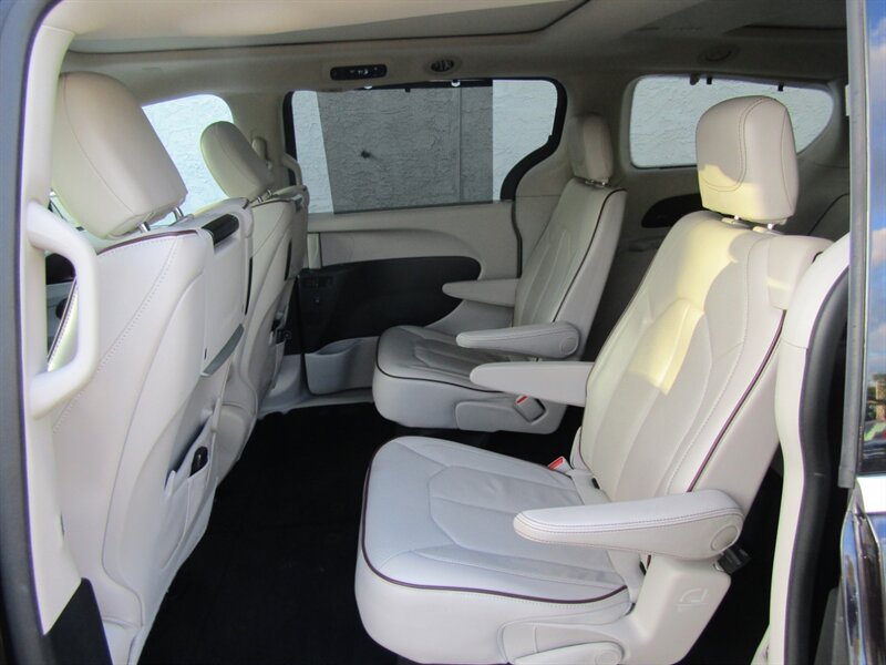 2017 Chrysler Pacifica LIMITED,DVD,NAV,TECH PKG,SILVER CERTIFIED - Photo 17 - Haddon Twp, NJ 08107