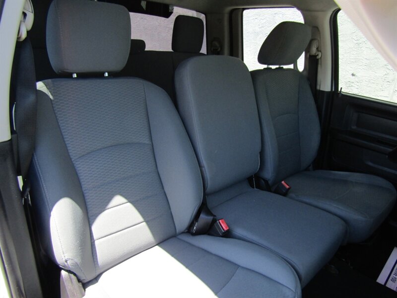 2015 RAM 1500 4x4,CONV PKG,TOW PKG,SILVER CERTIFIED - Photo 18 - Haddon Twp, NJ 08107