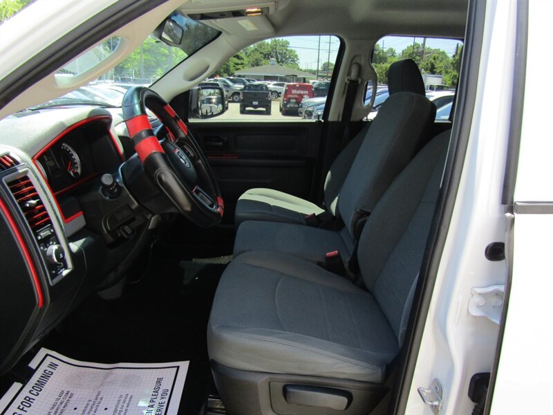 2015 RAM 1500 4x4,CONV PKG,TOW PKG,SILVER CERTIFIED - Photo 13 - Haddon Twp, NJ 08107