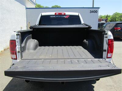 2015 RAM 1500 4x4,CONV PKG,TOW PKG,SILVER CERTIFIED - Photo 9 - Haddon Twp, NJ 08107