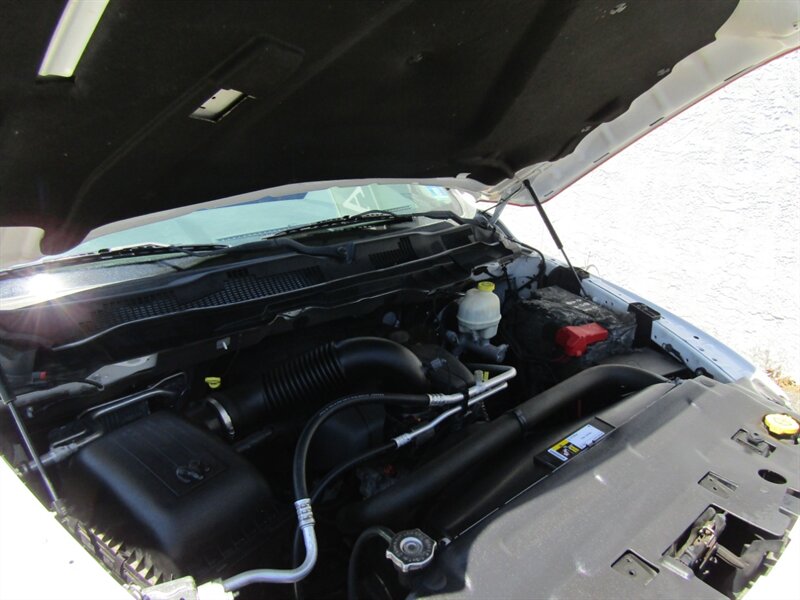 2015 RAM 1500 4x4,CONV PKG,TOW PKG,SILVER CERTIFIED - Photo 32 - Haddon Twp, NJ 08107
