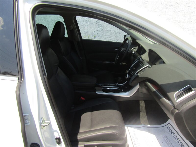 2017 Acura TLX PREM,TECH PKG,CONV PKG,RVC,SILVER CERTIFIED - Photo 19 - Haddon Twp, NJ 08107