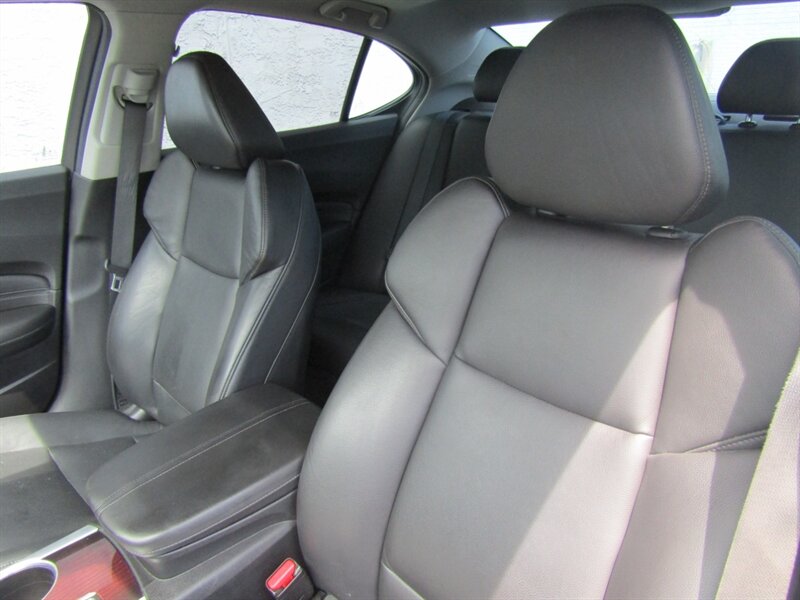 2017 Acura TLX PREM,TECH PKG,CONV PKG,RVC,SILVER CERTIFIED - Photo 13 - Haddon Twp, NJ 08107