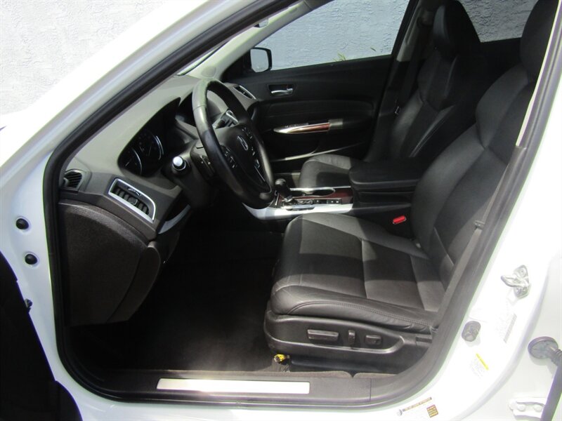 2017 Acura TLX PREM,TECH PKG,CONV PKG,RVC,SILVER CERTIFIED - Photo 12 - Haddon Twp, NJ 08107