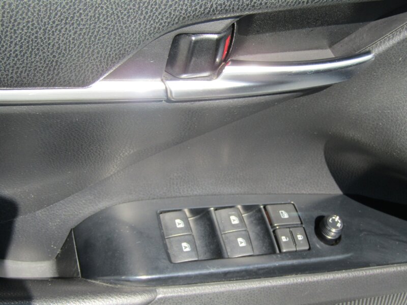 2019 Toyota Camry SE - Photo 10 - Haddon Twp, NJ 08107
