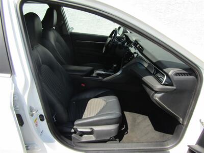 2019 Toyota Camry SE - Photo 19 - Haddon Twp, NJ 08107