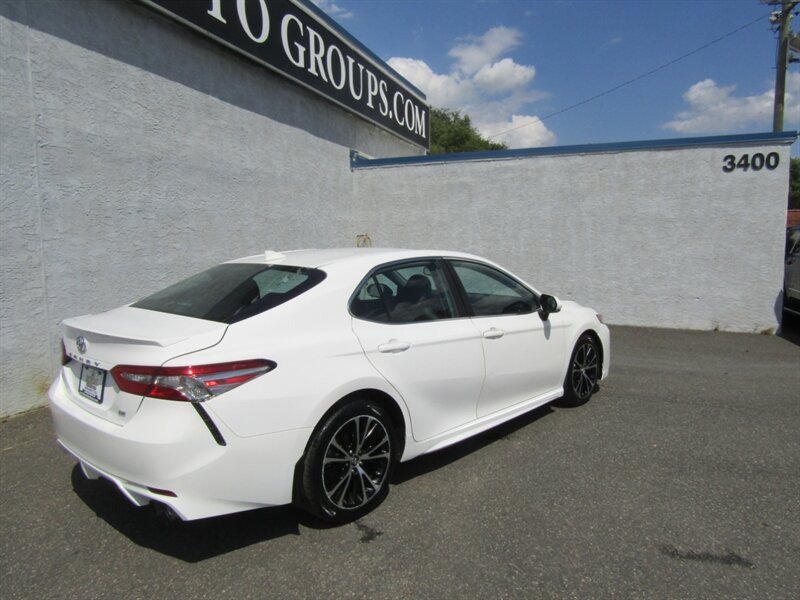 2019 Toyota Camry SE - Photo 8 - Haddon Twp, NJ 08107