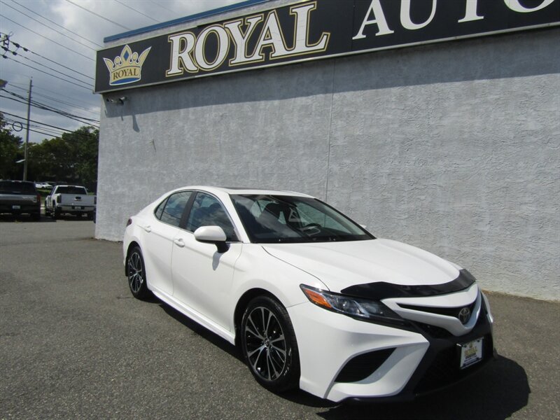 2019 Toyota Camry SE   - Photo 1 - Haddon Twp, NJ 08107