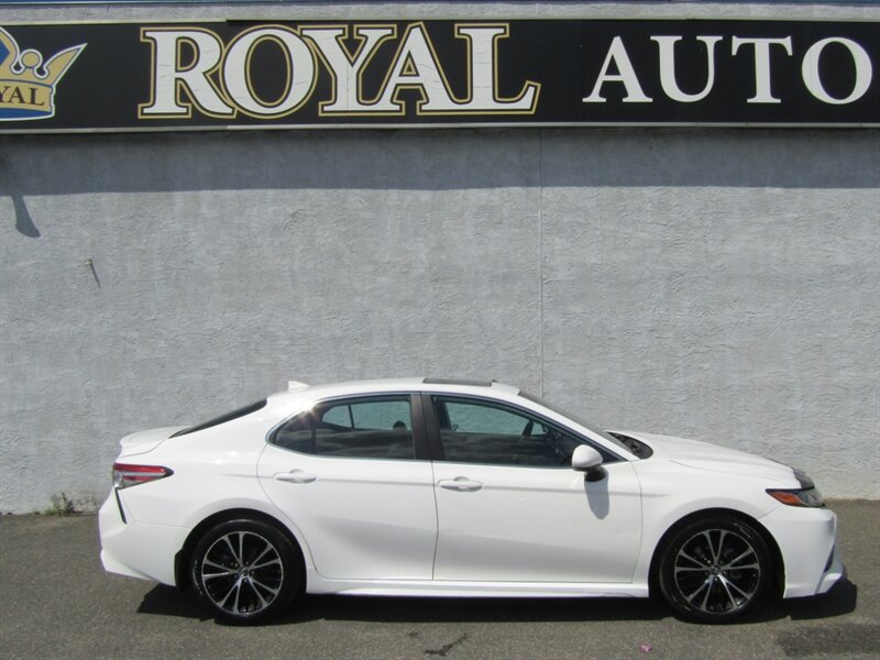 2019 Toyota Camry SE - Photo 2 - Haddon Twp, NJ 08107
