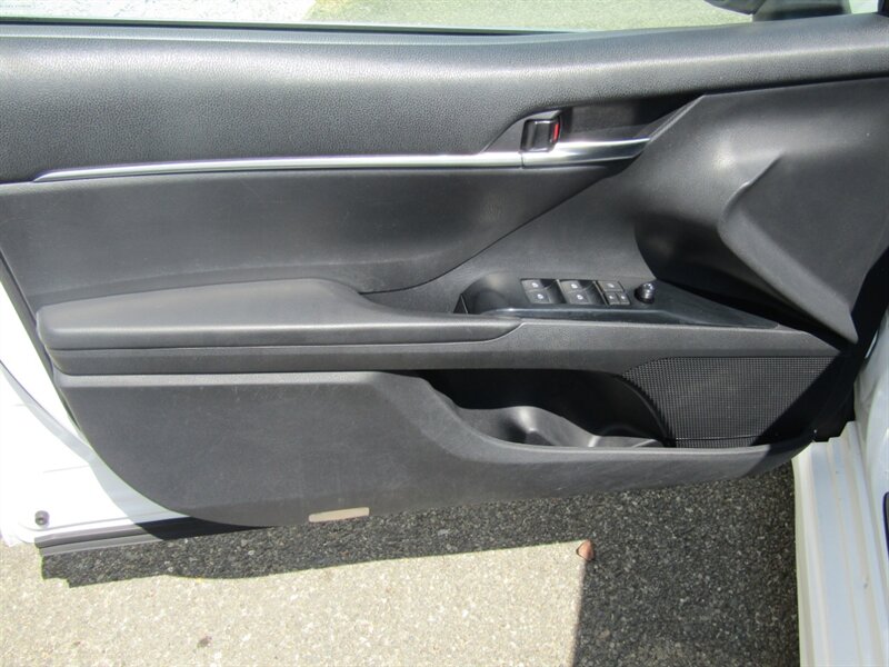 2019 Toyota Camry SE - Photo 9 - Haddon Twp, NJ 08107