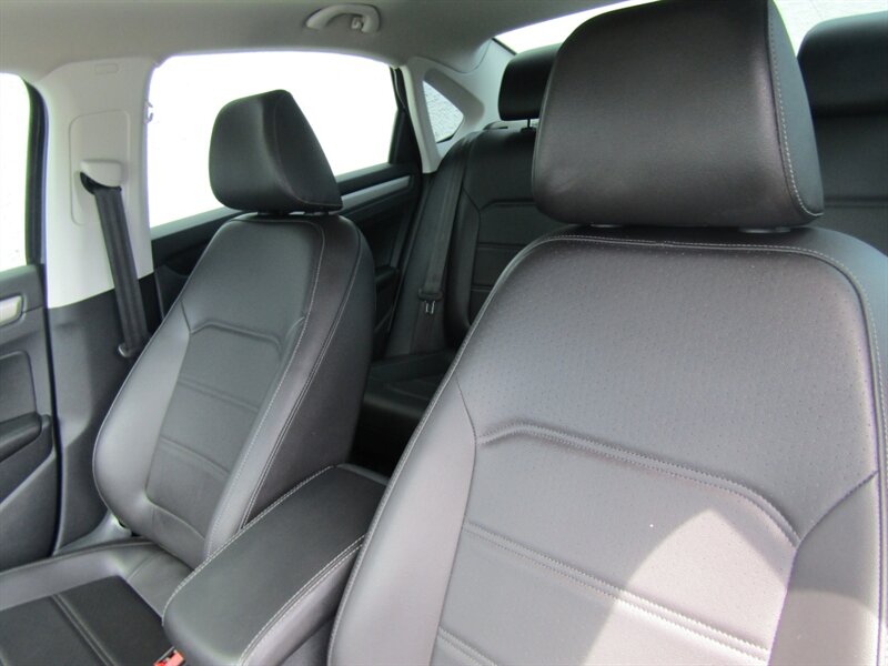 2021 Volkswagen Passat SE,TECH PKG,LEATHER,COMFORT PKG,SILVER CERTIFIED - Photo 14 - Haddon Twp, NJ 08107