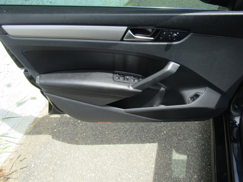 2021 Volkswagen Passat SE,TECH PKG,LEATHER,COMFORT PKG,SILVER CERTIFIED - Photo 10 - Haddon Twp, NJ 08107