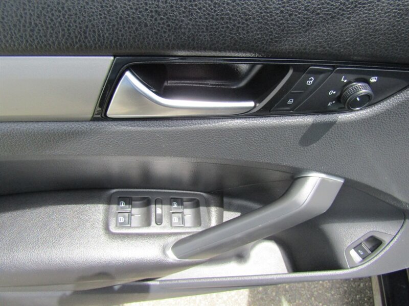 2021 Volkswagen Passat SE,TECH PKG,LEATHER,COMFORT PKG,SILVER CERTIFIED - Photo 11 - Haddon Twp, NJ 08107