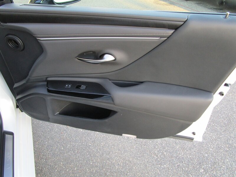 2025 Lexus ES ES350,D.ASST PKG,TECH PKG,HUD,RVC,SILVER CERTIFIED - Photo 21 - Haddon Twp, NJ 08107