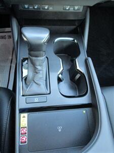 2025 Lexus ES ES350,D.ASST PKG,TECH PKG,HUD,RVC,SILVER CERTIFIED - Photo 34 - Haddon Twp, NJ 08107