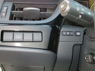 2025 Lexus ES ES350,D.ASST PKG,TECH PKG,HUD,RVC,SILVER CERTIFIED - Photo 23 - Haddon Twp, NJ 08107