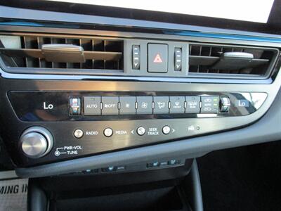 2025 Lexus ES ES350,D.ASST PKG,TECH PKG,HUD,RVC,SILVER CERTIFIED - Photo 33 - Haddon Twp, NJ 08107