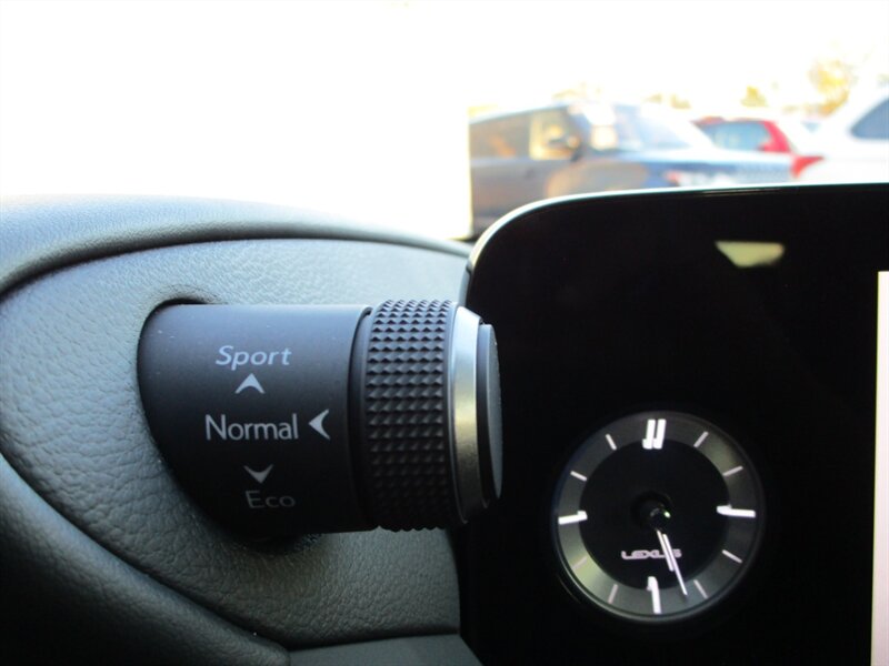 2025 Lexus ES ES350,D.ASST PKG,TECH PKG,HUD,RVC,SILVER CERTIFIED - Photo 28 - Haddon Twp, NJ 08107