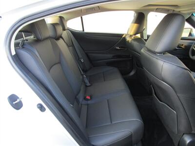 2025 Lexus ES ES350,D.ASST PKG,TECH PKG,HUD,RVC,SILVER CERTIFIED - Photo 17 - Haddon Twp, NJ 08107