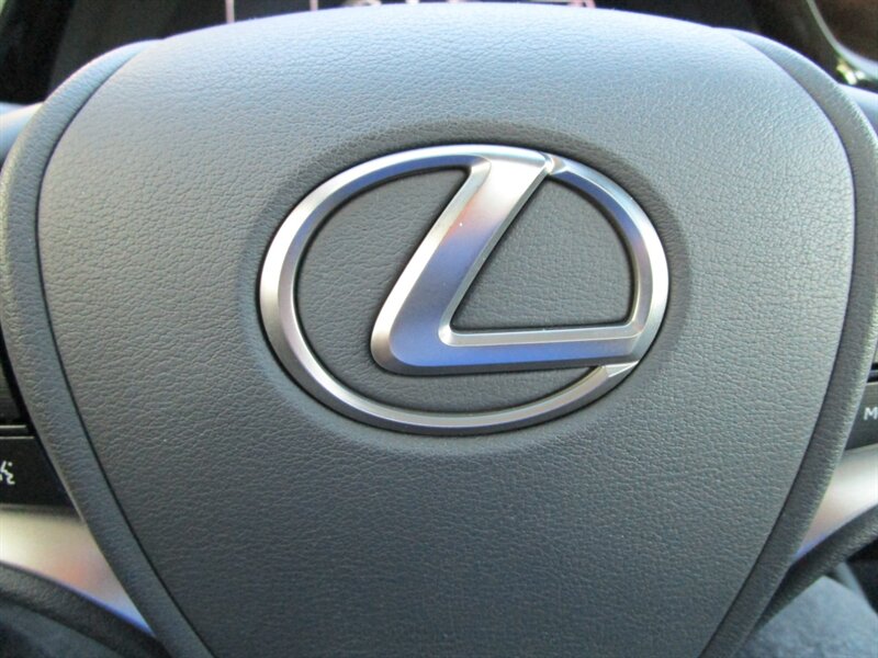 2025 Lexus ES ES350,D.ASST PKG,TECH PKG,HUD,RVC,SILVER CERTIFIED - Photo 26 - Haddon Twp, NJ 08107