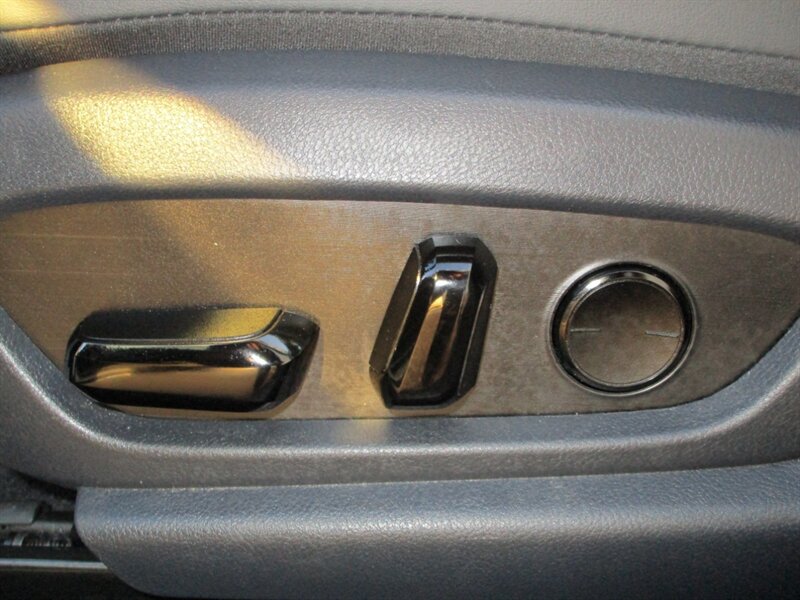 2025 Lexus ES ES350,D.ASST PKG,TECH PKG,HUD,RVC,SILVER CERTIFIED - Photo 11 - Haddon Twp, NJ 08107