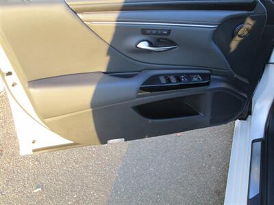2025 Lexus ES ES350,D.ASST PKG,TECH PKG,HUD,RVC,SILVER CERTIFIED - Photo 9 - Haddon Twp, NJ 08107