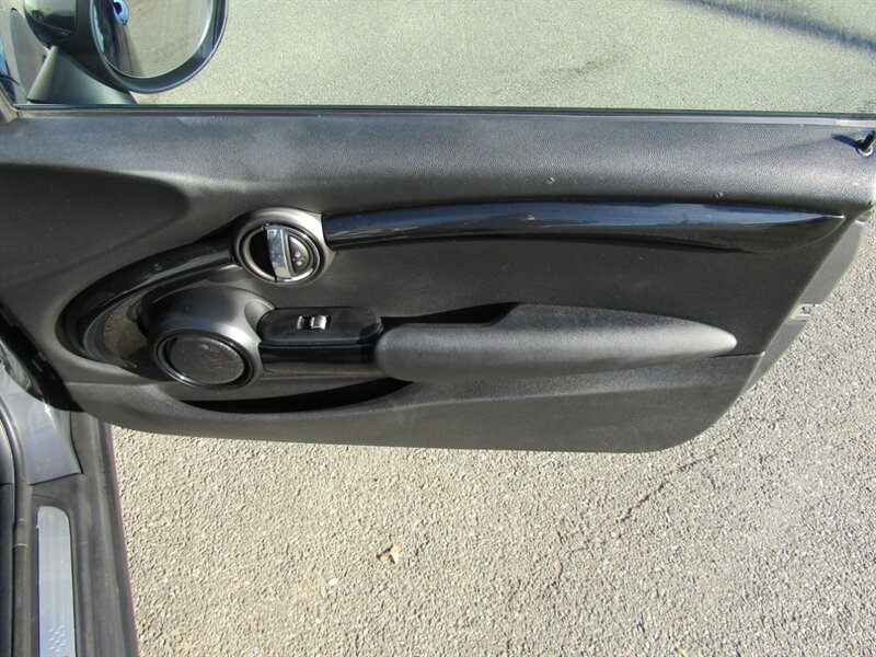 2017 MINI Convertible NAV,PREM PKG,TECH PKG,RVC,SILVER CERTIFIED   - Photo 39 - Haddon Twp, NJ 08107