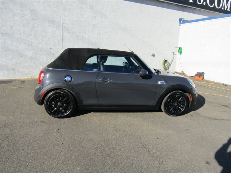 2017 MINI Convertible NAV,PREM PKG,TECH PKG,RVC,SILVER CERTIFIED   - Photo 8 - Haddon Twp, NJ 08107