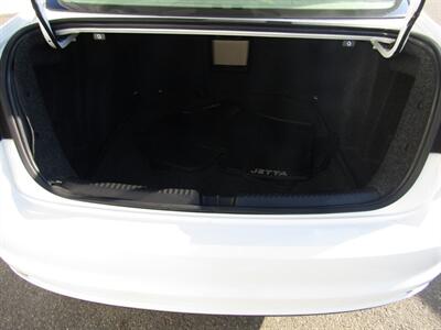 2017 Volkswagen Jetta SE PREM,TECH PKG,CONV PKG,RVC,SILVER CERTIFIED   - Photo 20 - Haddon Twp, NJ 08107