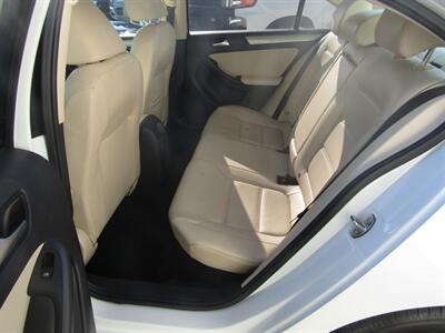 2017 Volkswagen Jetta SE PREM,TECH PKG,CONV PKG,RVC,SILVER CERTIFIED   - Photo 19 - Haddon Twp, NJ 08107