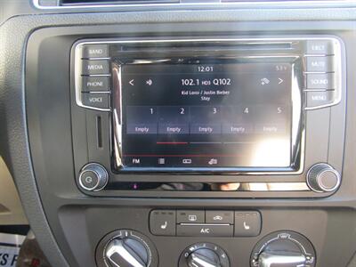 2017 Volkswagen Jetta SE PREM,TECH PKG,CONV PKG,RVC,SILVER CERTIFIED   - Photo 33 - Haddon Twp, NJ 08107