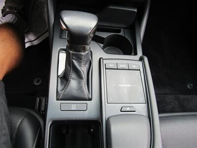 2019 Lexus ES LUX,NAV,COMFORT PKG,SUNROOF,,RVC,SILVER CERTIFIED   - Photo 54 - Haddon Twp, NJ 08107