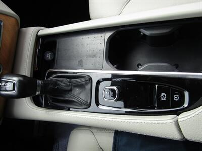 2022 Volvo XC90 AWD,ADVANCED PKG,7 PASS RVC,SILVER CERTIFIED   - Photo 36 - Haddon Twp, NJ 08107