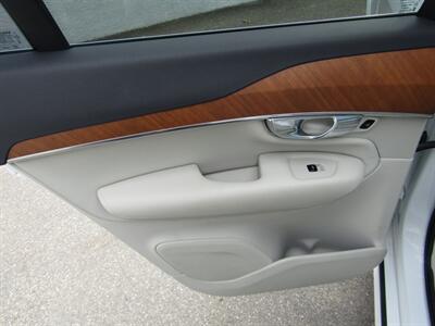 2022 Volvo XC90 AWD,ADVANCED PKG,7 PASS RVC,SILVER CERTIFIED   - Photo 16 - Haddon Twp, NJ 08107