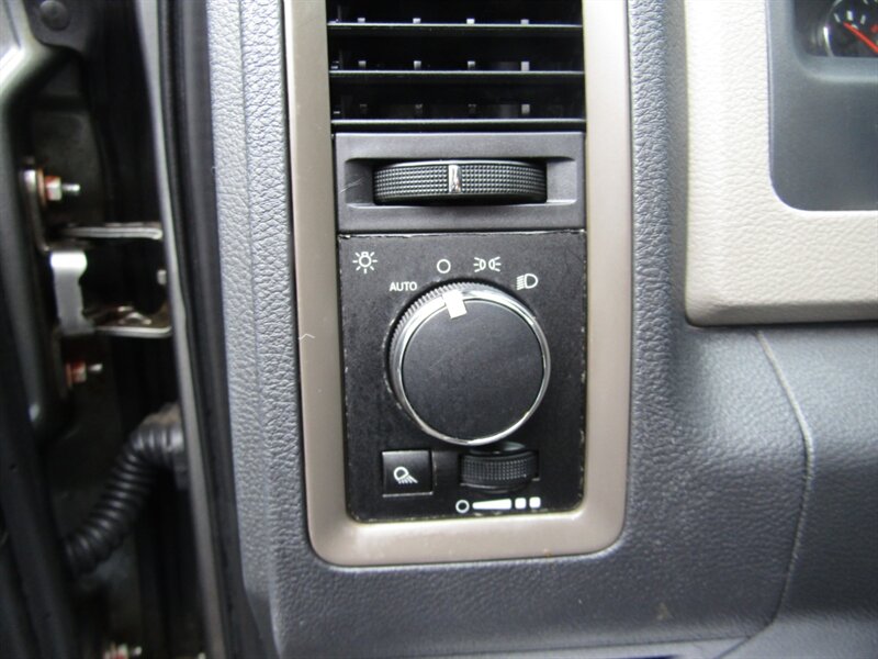 2012 RAM 2500 ST,4X4,CONV PKG,RVC,SILVER CERTIFIED - Photo 33 - Haddon Twp, NJ 08107