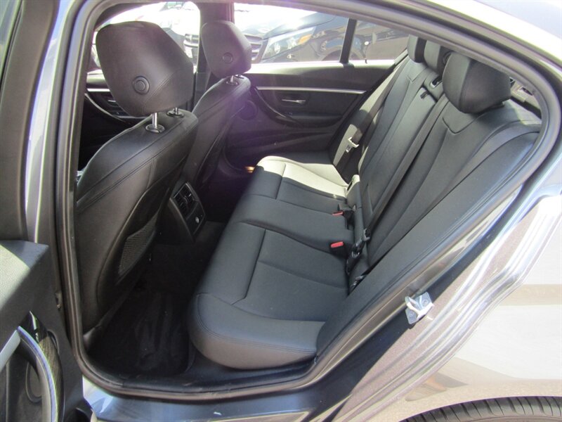 2017 BMW AWD,SPORT PKG,NAV,CONV PKG,RVC,SILVER CERTIFIED - Photo 37 - Haddon Twp, NJ 08107