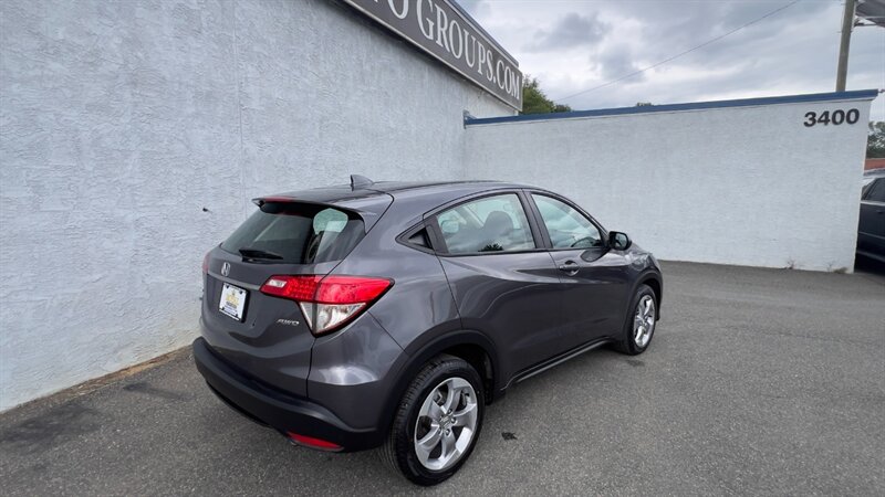 2022 Honda HR-V LX,CONV PKG,TECH PKG,RVC, SILVER CERTIFIED - Photo 9 - Haddon Twp, NJ 08107