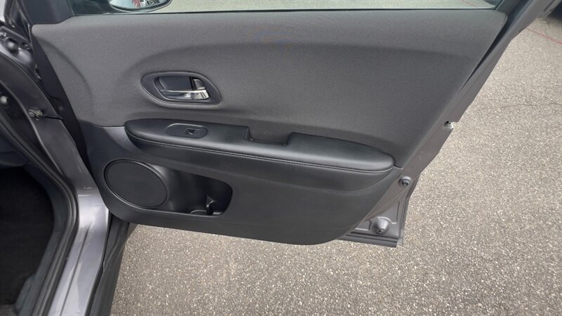 2022 Honda HR-V LX,CONV PKG,TECH PKG,RVC, SILVER CERTIFIED - Photo 19 - Haddon Twp, NJ 08107