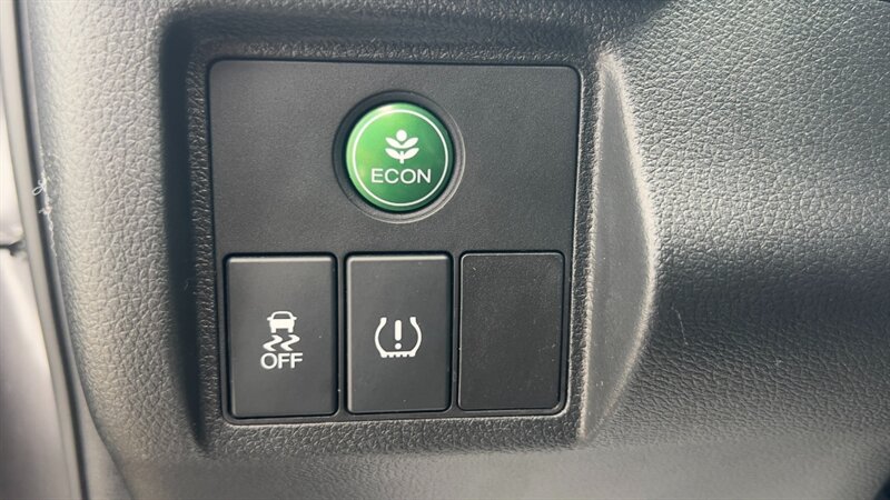 2022 Honda HR-V LX,CONV PKG,TECH PKG,RVC, SILVER CERTIFIED - Photo 21 - Haddon Twp, NJ 08107
