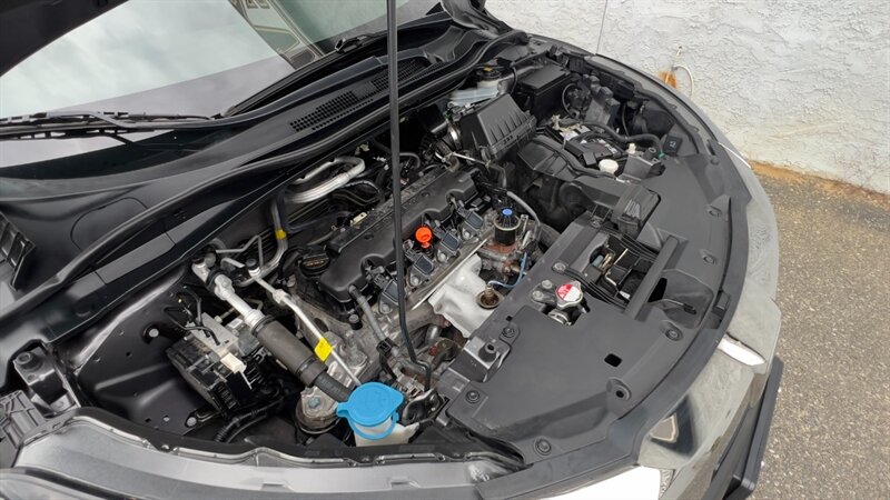 2022 Honda HR-V LX,CONV PKG,TECH PKG,RVC, SILVER CERTIFIED - Photo 33 - Haddon Twp, NJ 08107